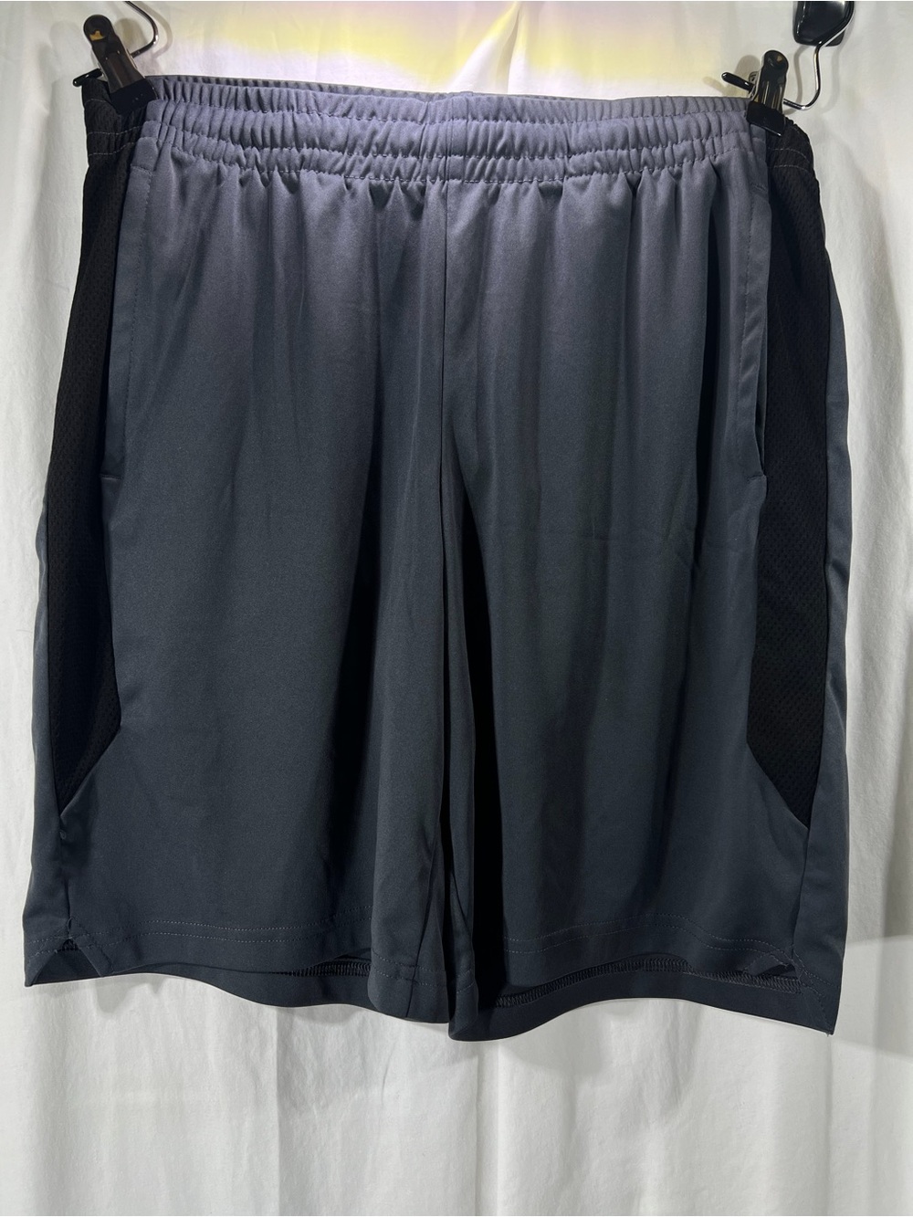 tek gear Men’s Gray Athletic Shorts with Black Side Panels